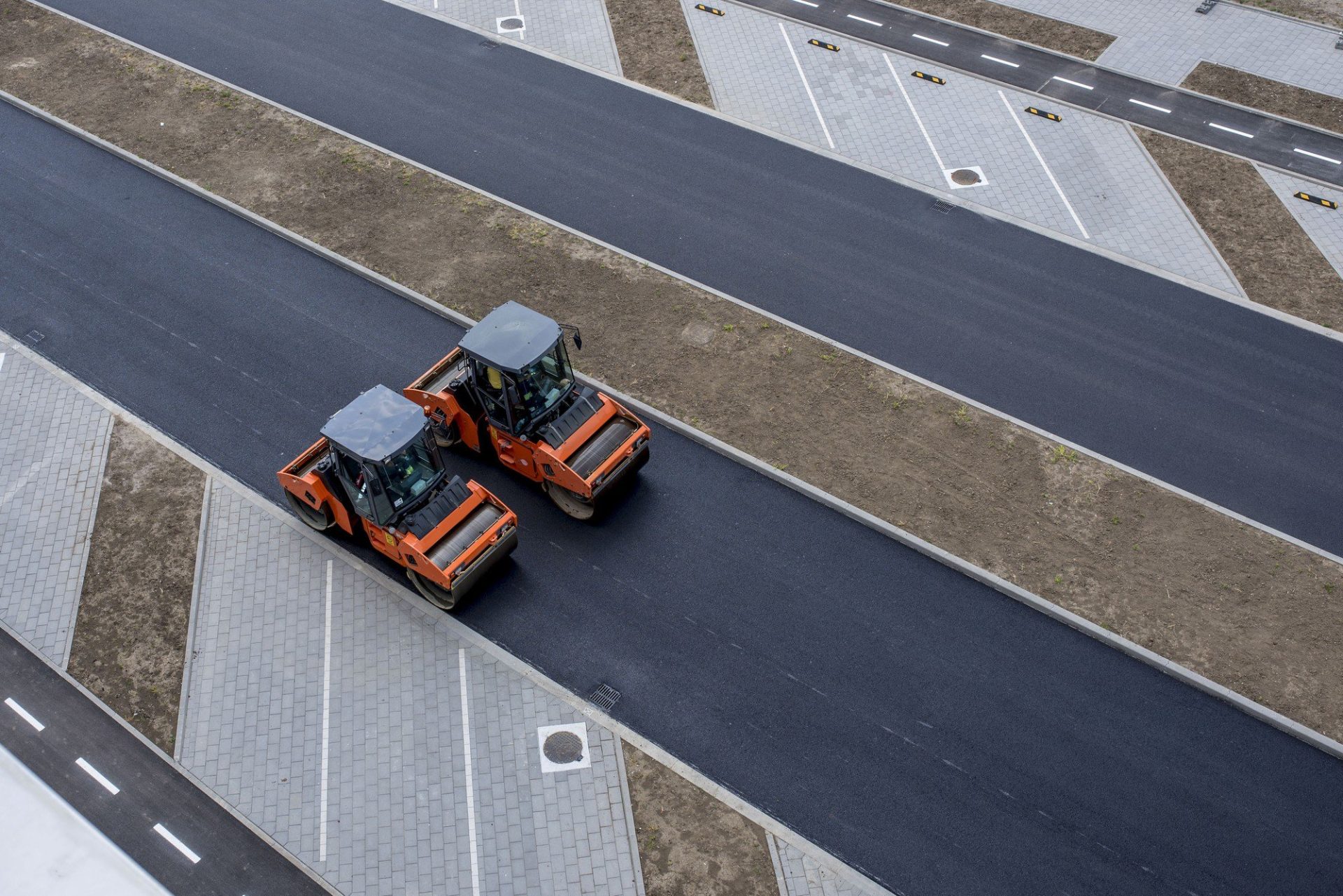Máy móc tự điều khiển bằng AI của Trung Quốc hoàn thành đường cao tốc dài 158 km