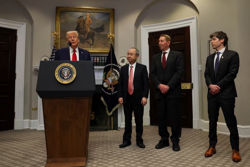 Trump tuyên bố đầu tư 500 tỷ đô la của khu vực tư nhân vào cơ sở hạ tầng AI